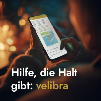 Ein Smartphone in einer Hand, auf dem die velibra-App geöffnet ist.